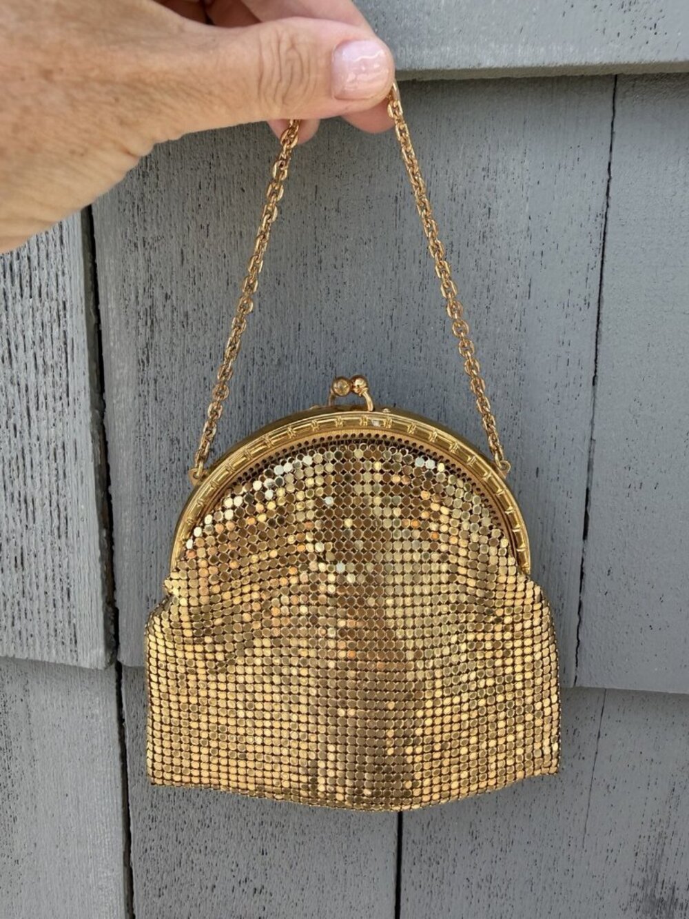 Vintage Marshall Field & Company gold metal mesh dome evening purse kisslock
